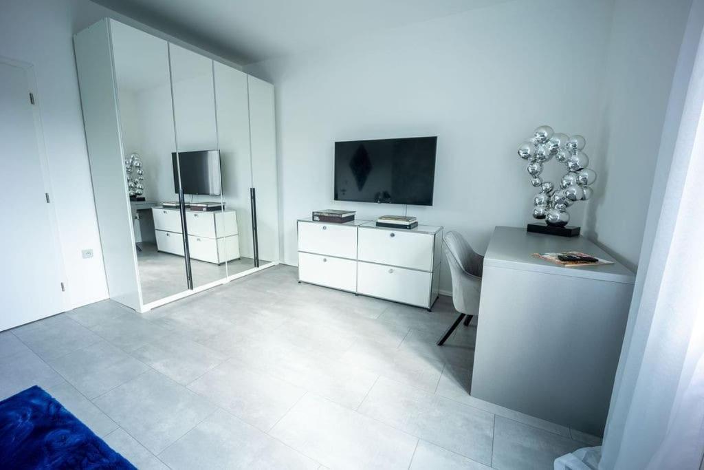 Ruhige Unterkunft Mit Einer Schoenen Aussicht Apartment Зноймо Екстериор снимка