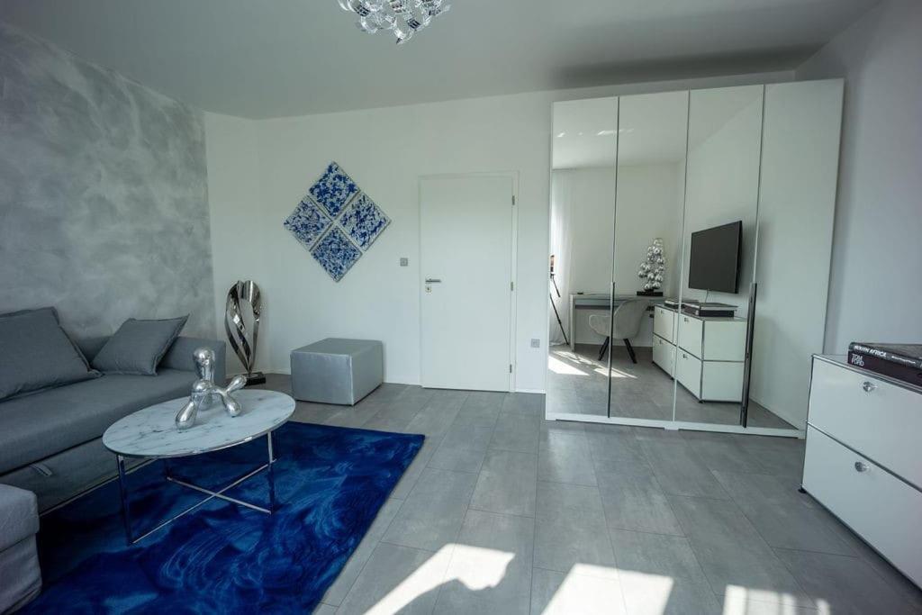 Ruhige Unterkunft Mit Einer Schoenen Aussicht Apartment Зноймо Екстериор снимка