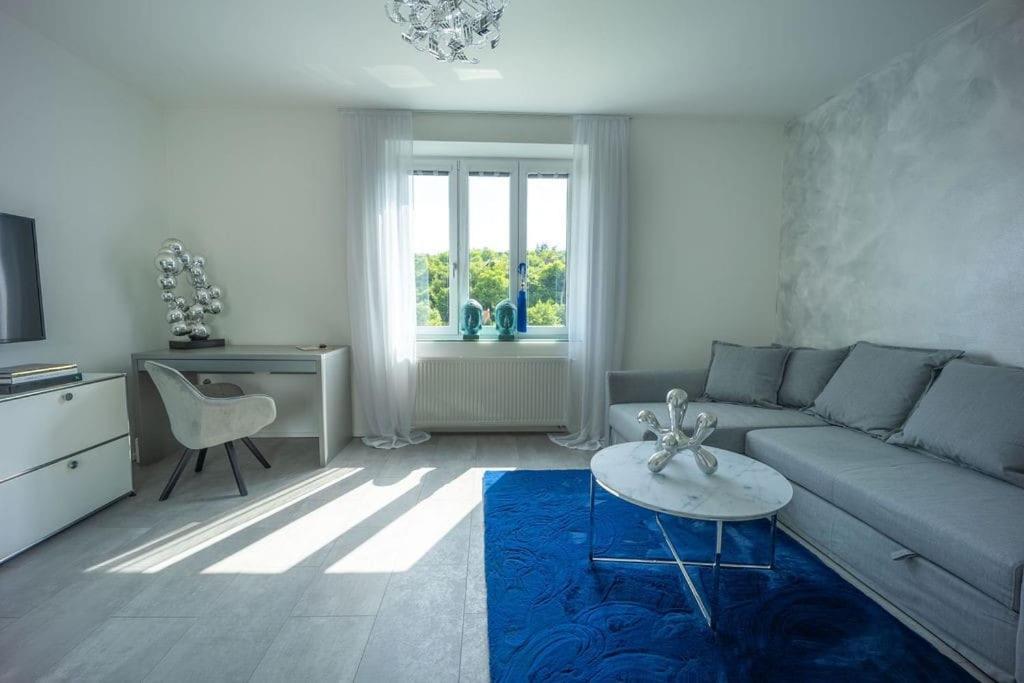 Ruhige Unterkunft Mit Einer Schoenen Aussicht Apartment Зноймо Екстериор снимка