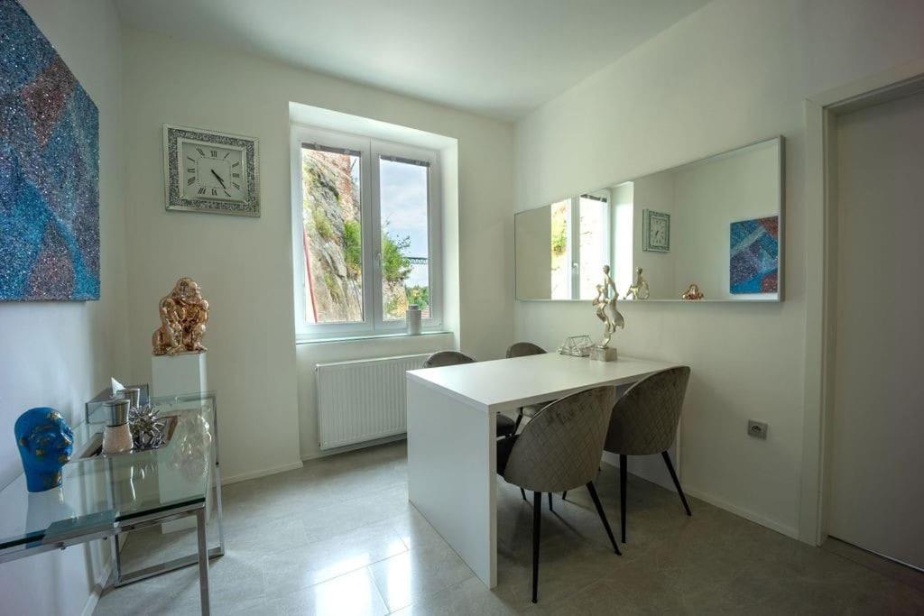 Ruhige Unterkunft Mit Einer Schoenen Aussicht Apartment Зноймо Екстериор снимка